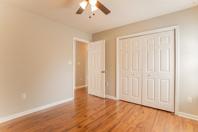 Building Photo - 112 Dusty Trail Ln