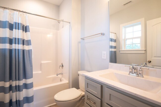 Building Photo - AWESOME OFF-SEASON SINGLE FAMILY BEACH HOM...
