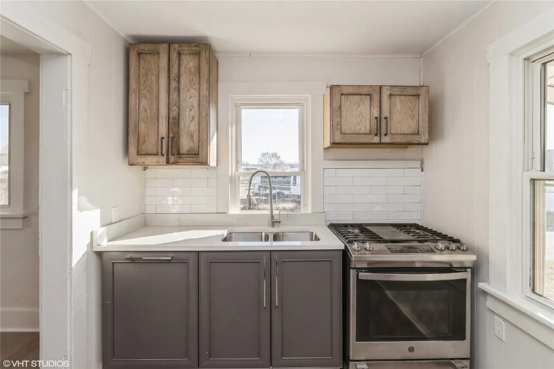 Building Photo - 1921 Logan Ave