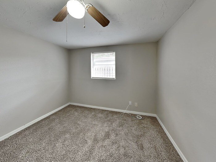 Building Photo - 802 Lincoln Ave