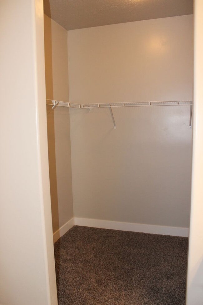 Building Photo - Reduced price