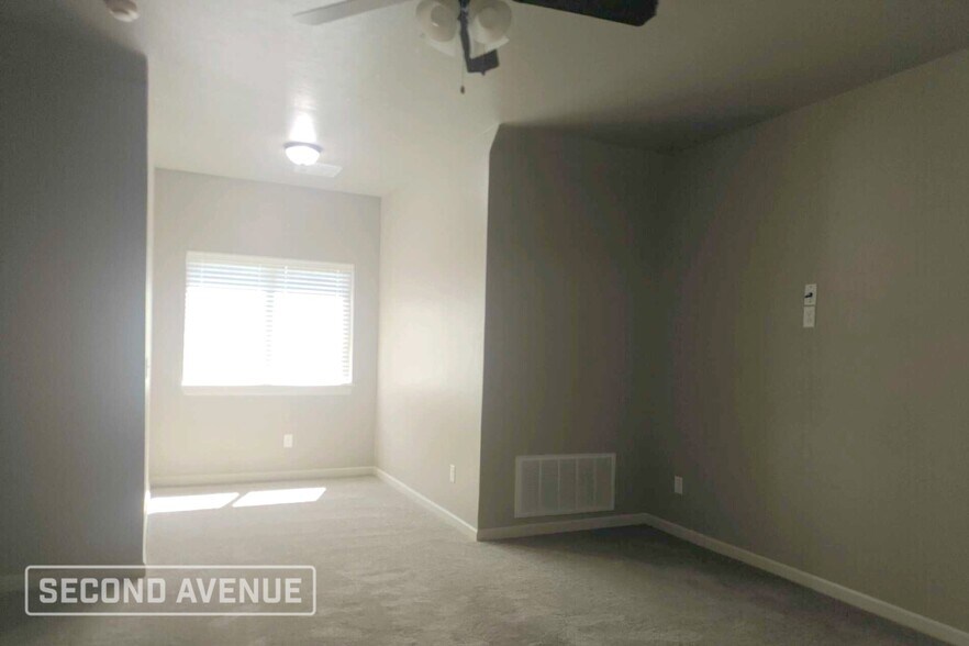 Building Photo - 904 NW 186th St