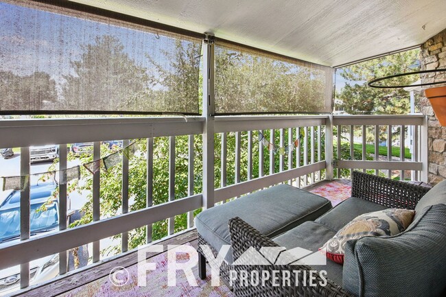 Building Photo - Great Condo In Windsor Community