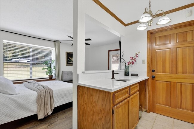 Building Photo - 231 Schmidt Ln