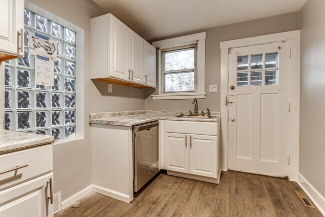 Building Photo - 2608 Belmar Pl