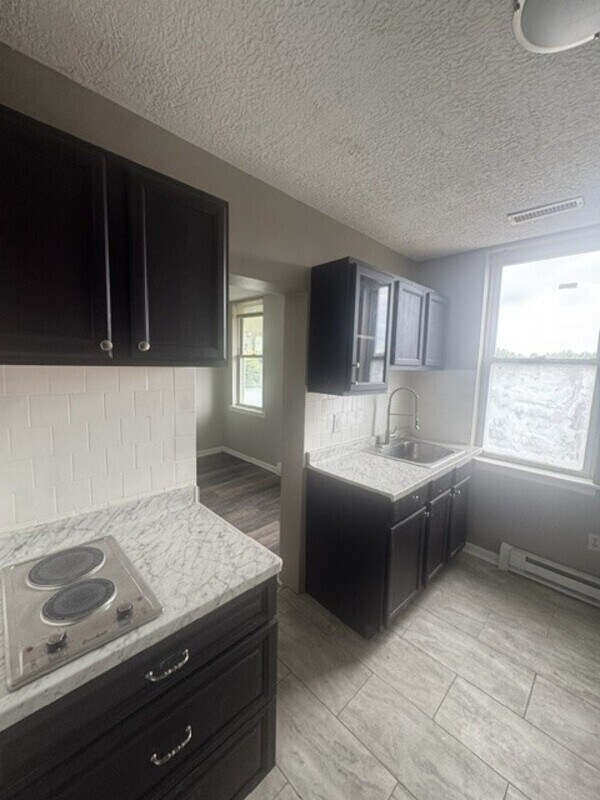 Building Photo - 2917 Poplar Terrace