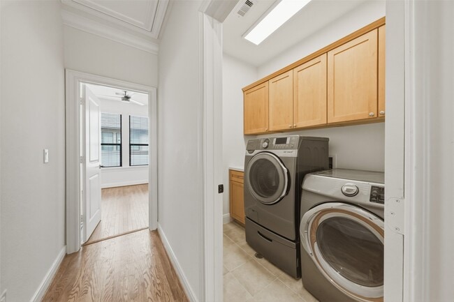 Building Photo - 6130 Hamman St