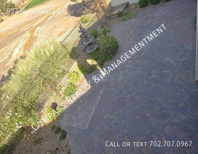 Building Photo - 927 Via Canale Dr