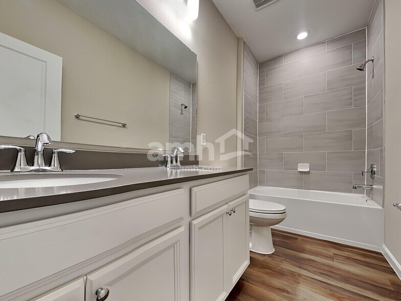 Building Photo - 179 Spruce Pt