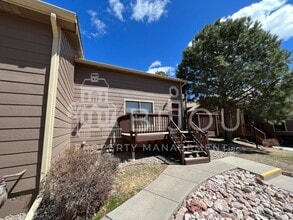 Building Photo - Spacious Rockrimmon Townhome