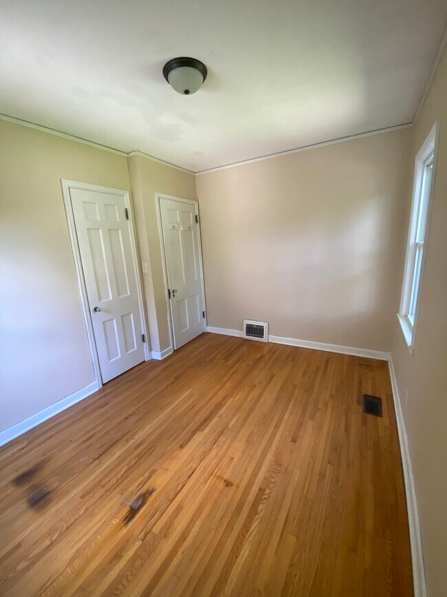 Main level bedroom 2 - 3915 Aldrich Ave N
