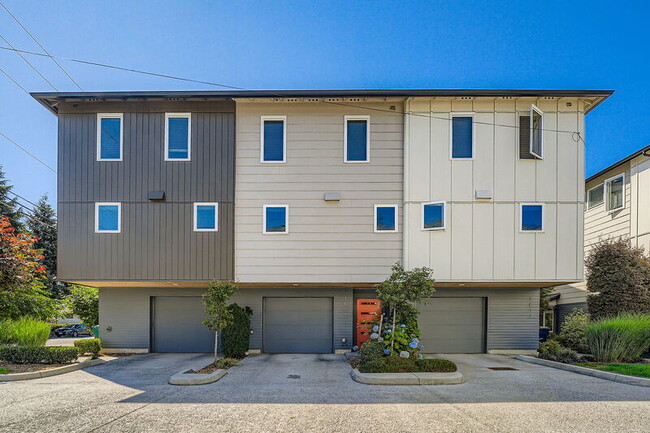 Primary Photo - 1807 SW 96th Ln