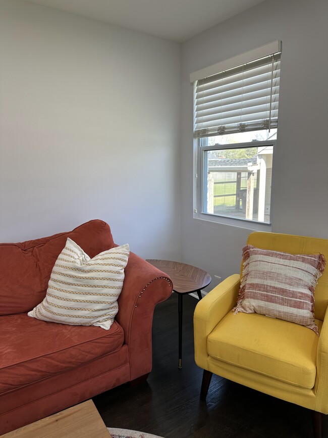 Building Photo - 2828 Emery Dr