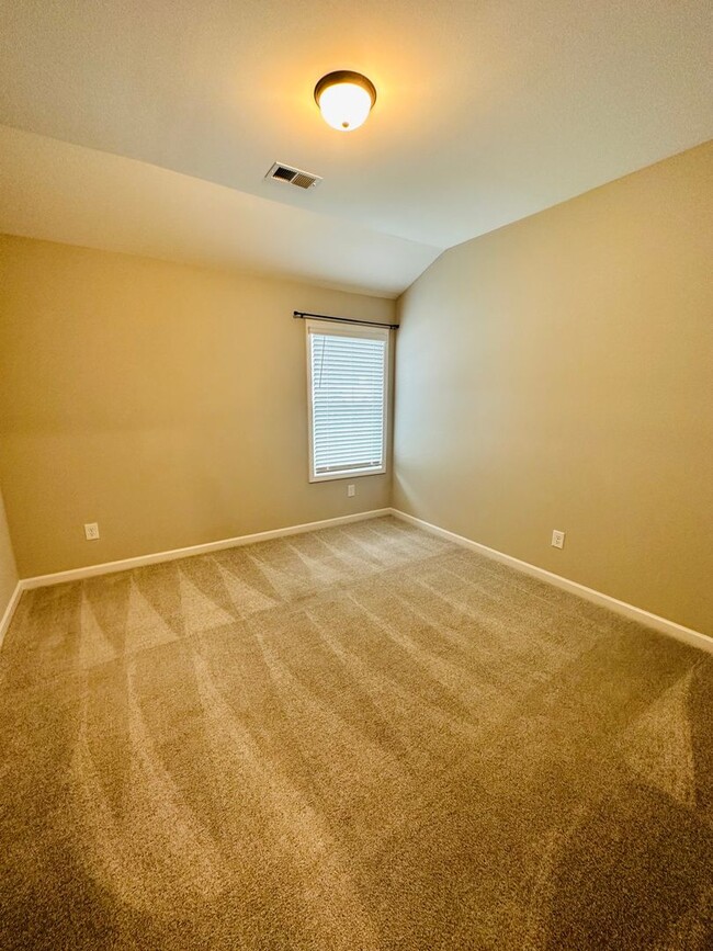 Building Photo - 206 Pearl Moss Ln