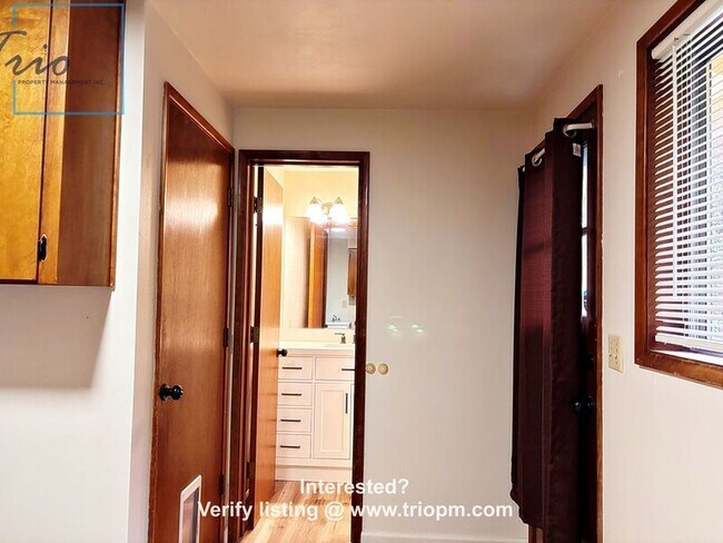 Building Photo - 1029 C St