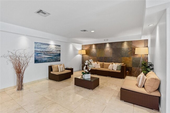 Building Photo - 9250 W Bay Harbor Dr