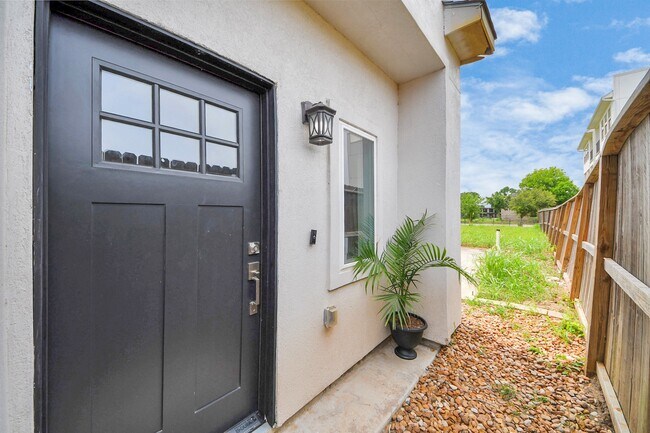 Building Photo - 3913 Griggs Rd