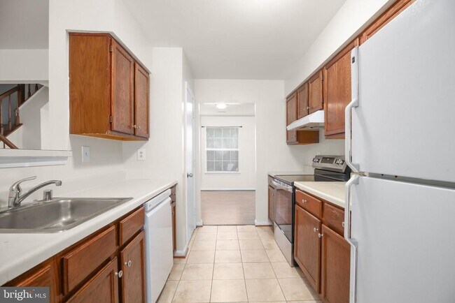 Building Photo - 502 Wind Ridge Dr