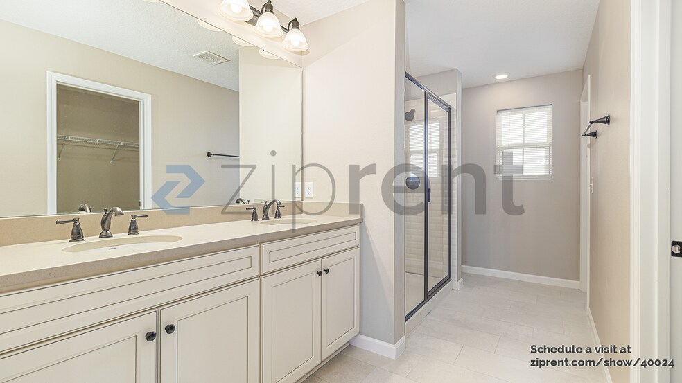 Building Photo - 1709 Hilltop Dr