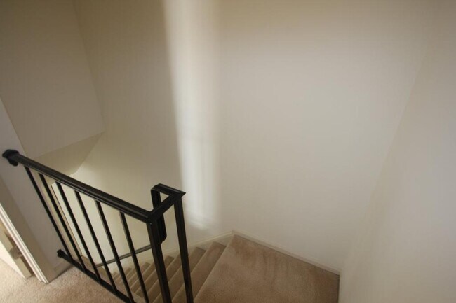 Building Photo - 937 Holborn Ct