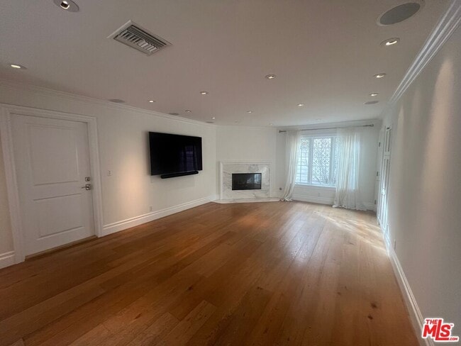 Building Photo - 1419 Avenida de Cortez