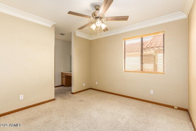 Building Photo - 2174 E Aspen Dr