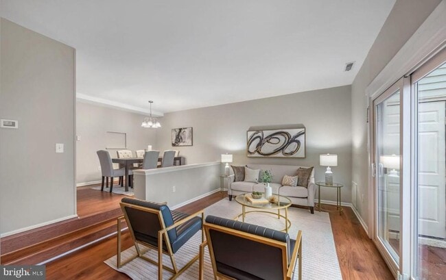 Building Photo - 5822 Burke Manor Ct