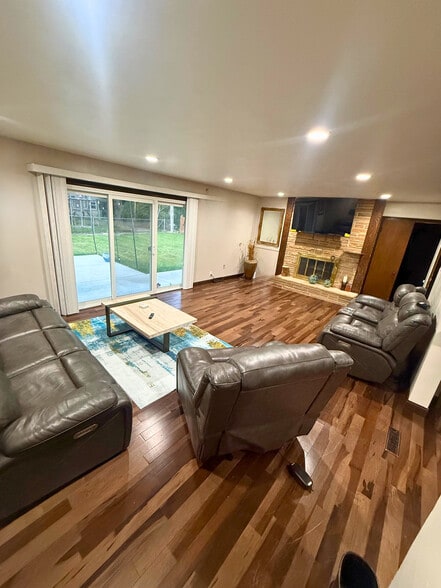 Building Photo - 7434 W Wisconsin Ave