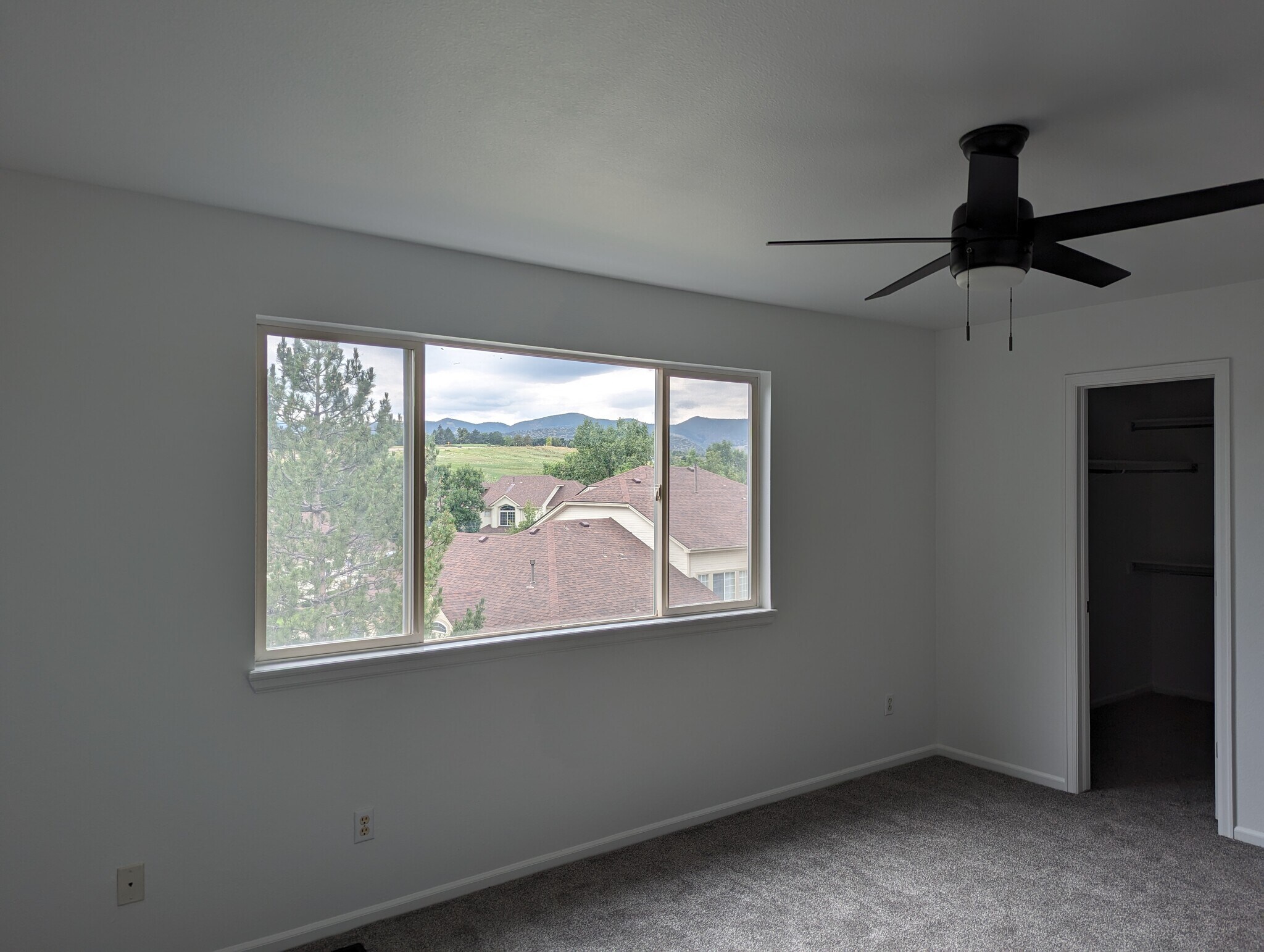 Building Photo - 9464 W Hinsdale Pl