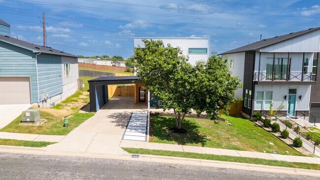 Building Photo - 5809 Toscana Ave