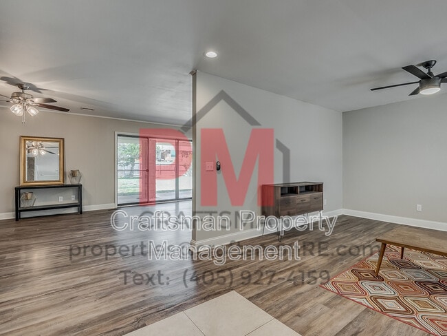 Building Photo - 13601 Pinehurst Rd