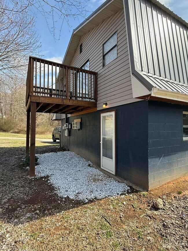 Building Photo - 4709 McCloud Rd