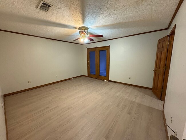 Building Photo - 3 Bed/2.5 Bath in Brookwood Subdivision