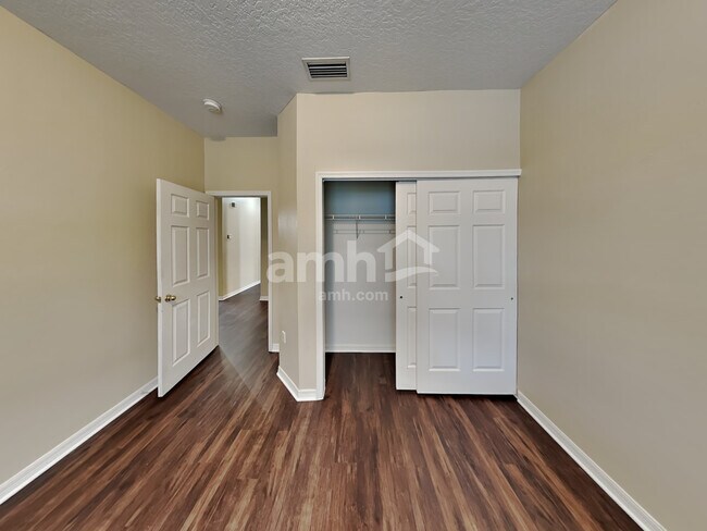 Building Photo - 10424 Frog Pond Dr