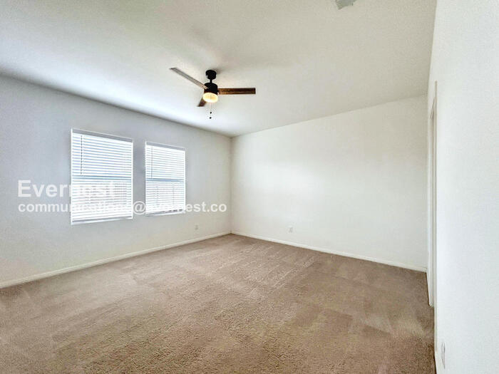 Building Photo - 400 Seneca Loop