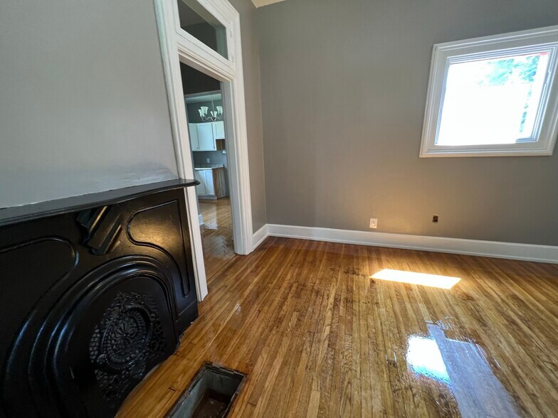 Living Room - 76 Huffman Ave