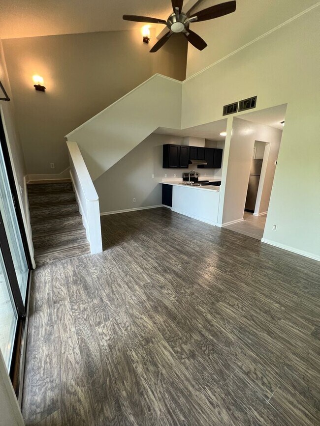 Building Photo - Spacious Unit at Crossland Downs (Across f...