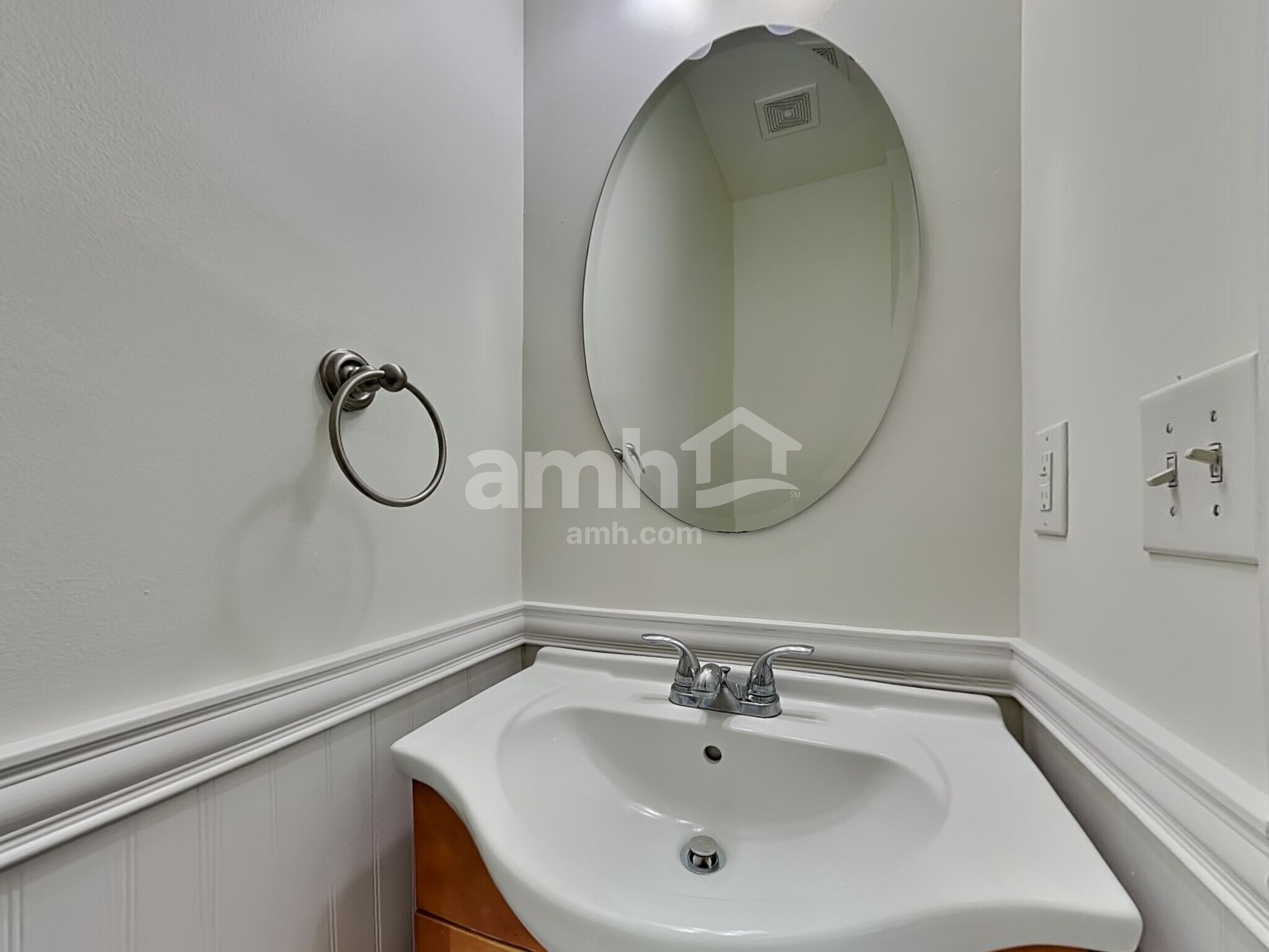 Building Photo - 1315 Emory Ln NW