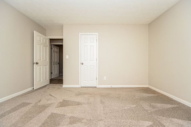 Building Photo - 76 Mallie Ct