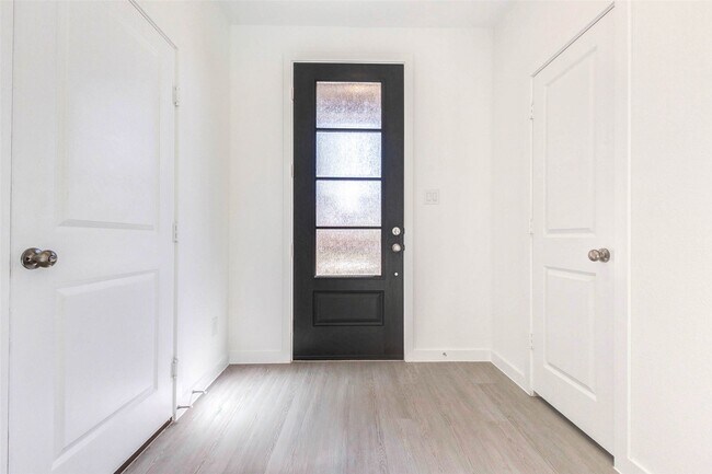 Building Photo - 27410 Sweetwater Bay Dr