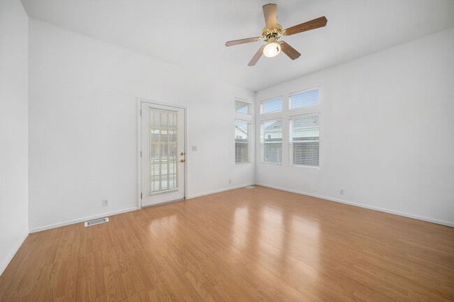 Building Photo - Large 3/2 Home in 55 & Older Community