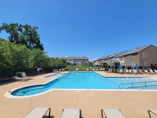 Building Photo - 104 Brier Crossings Loop
