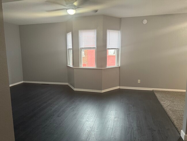 Building Photo - 524 E Grand Ave