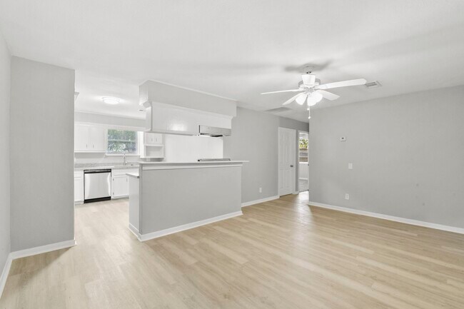 Building Photo - 16907 Argyle Rd