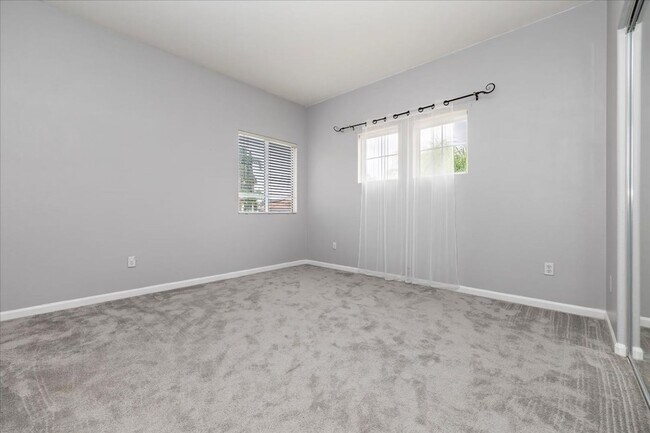 Building Photo - Lakefront Home for Lease – Panoramic Views...