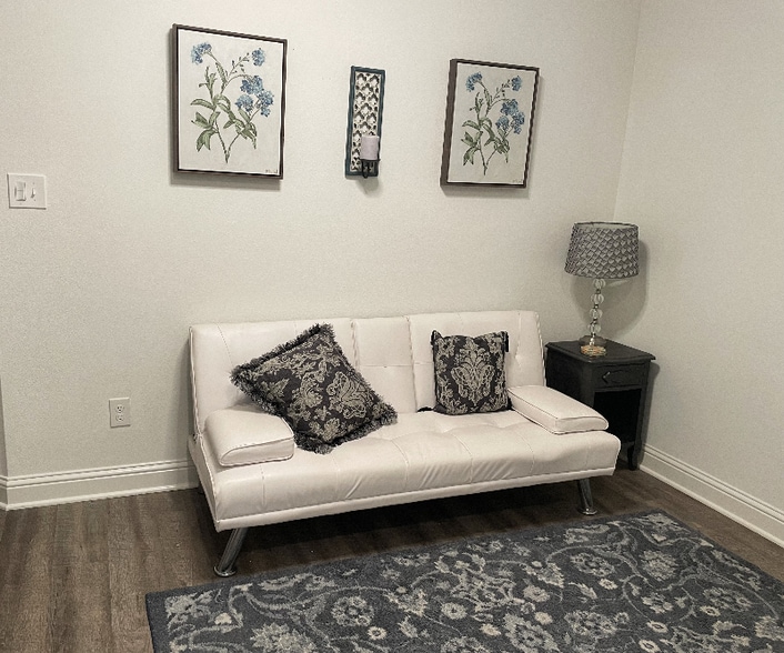 Building Photo - 600 Barnes St