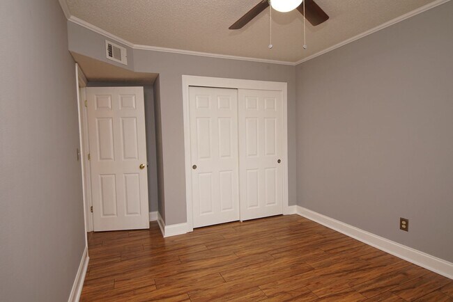 Building Photo - Great 3 Bedroom 2 bath home in Central Nic...