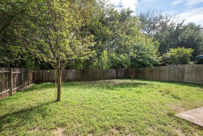 Building Photo - 9025 Vigen Cir