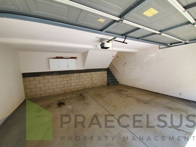 Building Photo - Gorgeous Townhome in Sorrento Valley