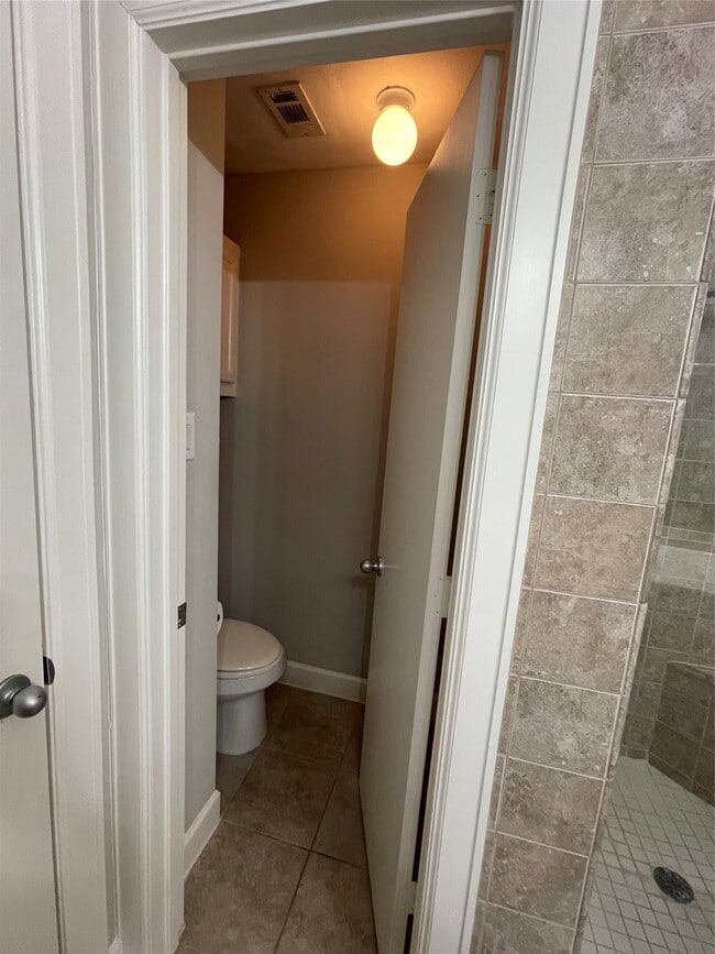 Building Photo - 7650 Springhill St